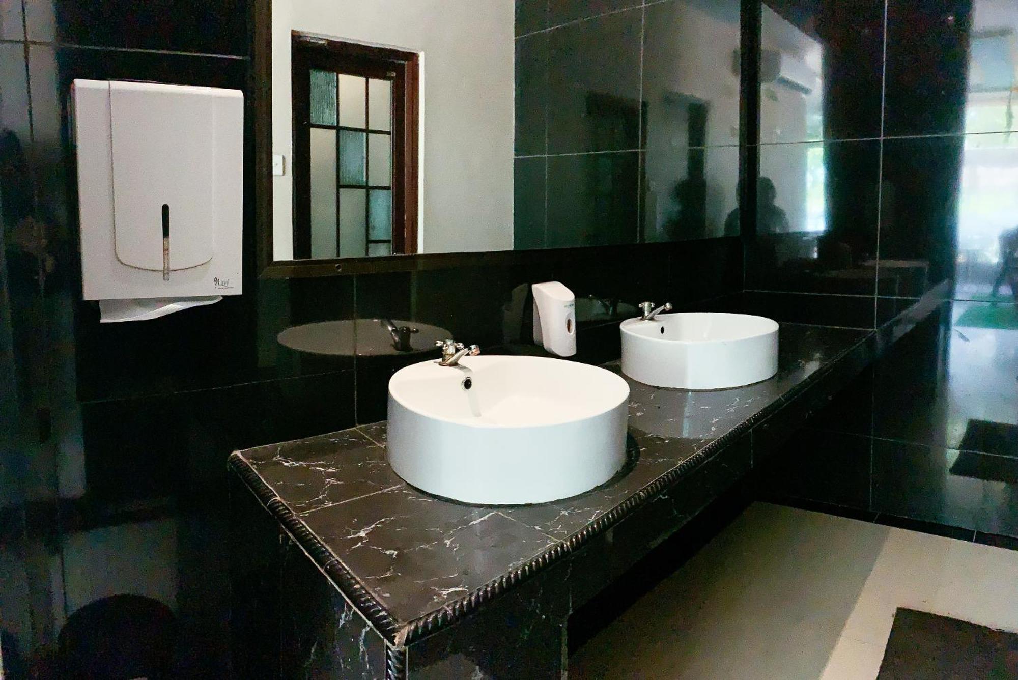 Os Hotel Batu Aji Batam Kültér fotó